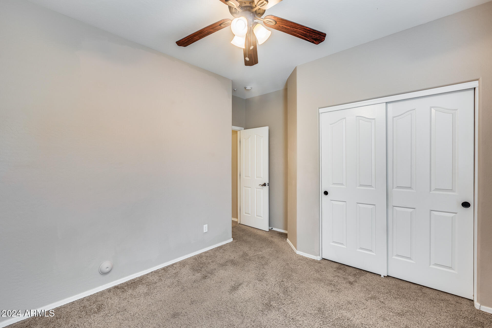 7038 W ANDREW Lane