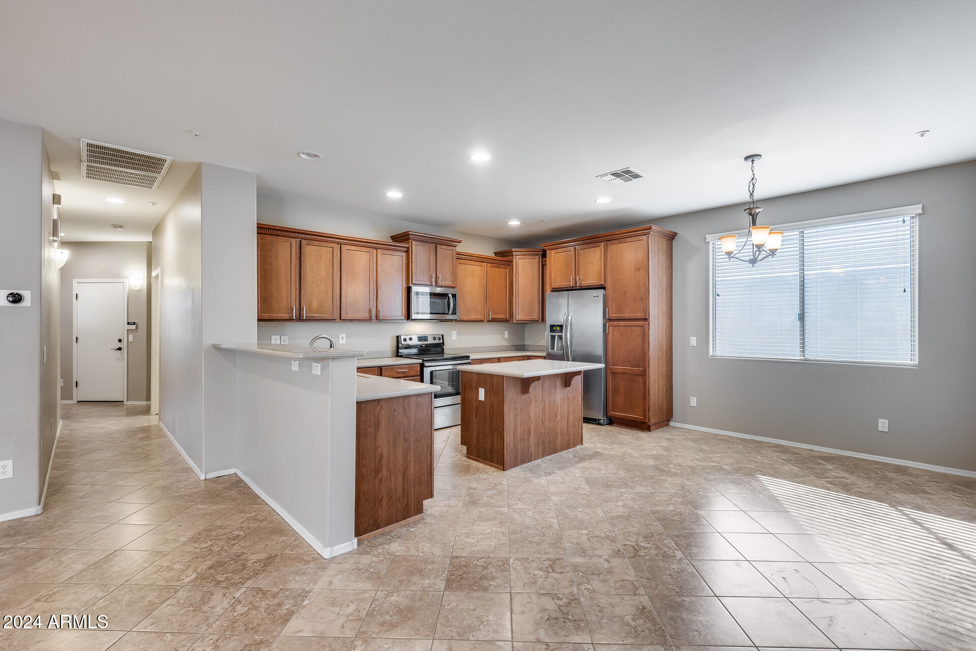7038 W ANDREW Lane
