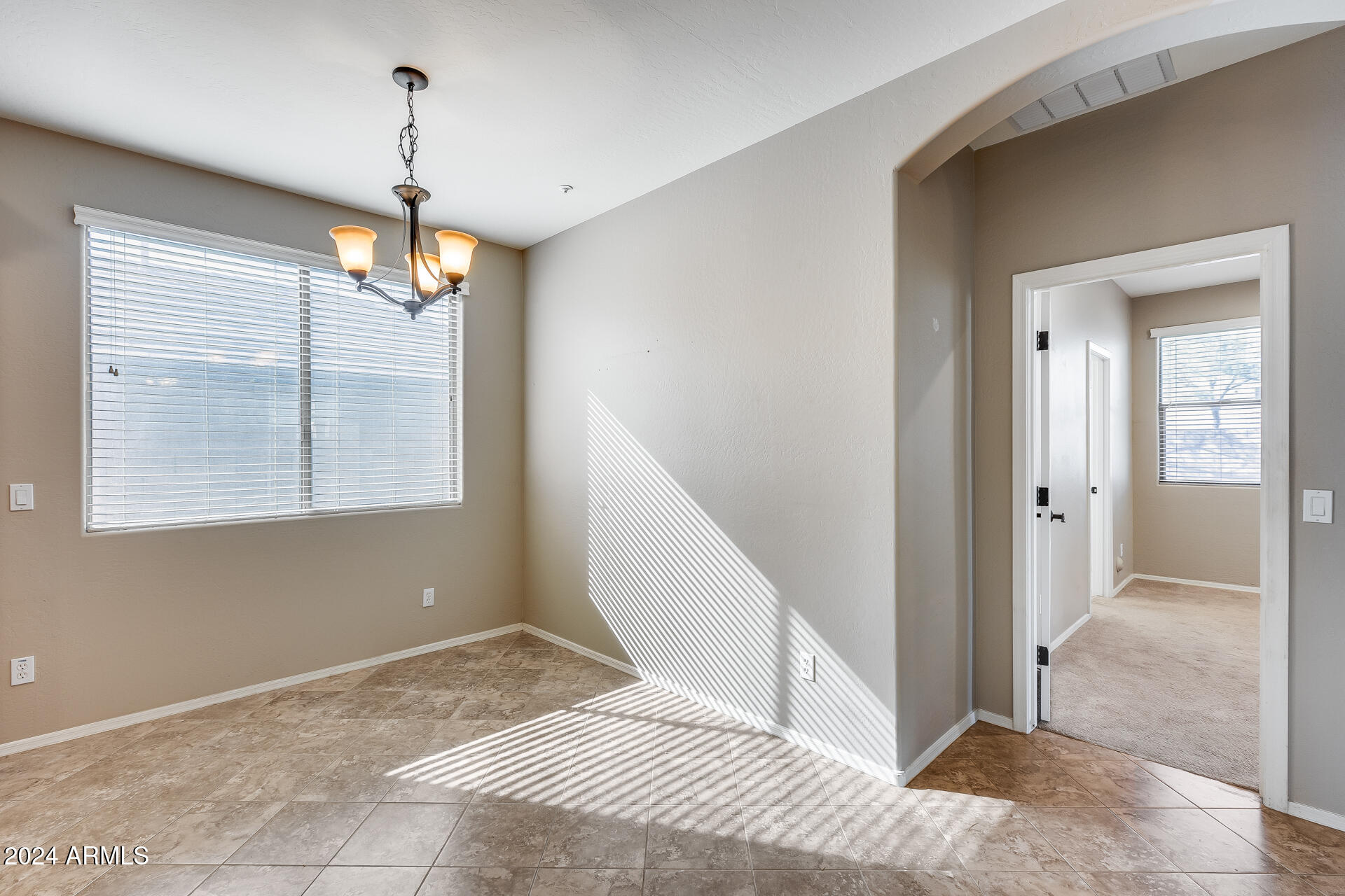 7038 W ANDREW Lane