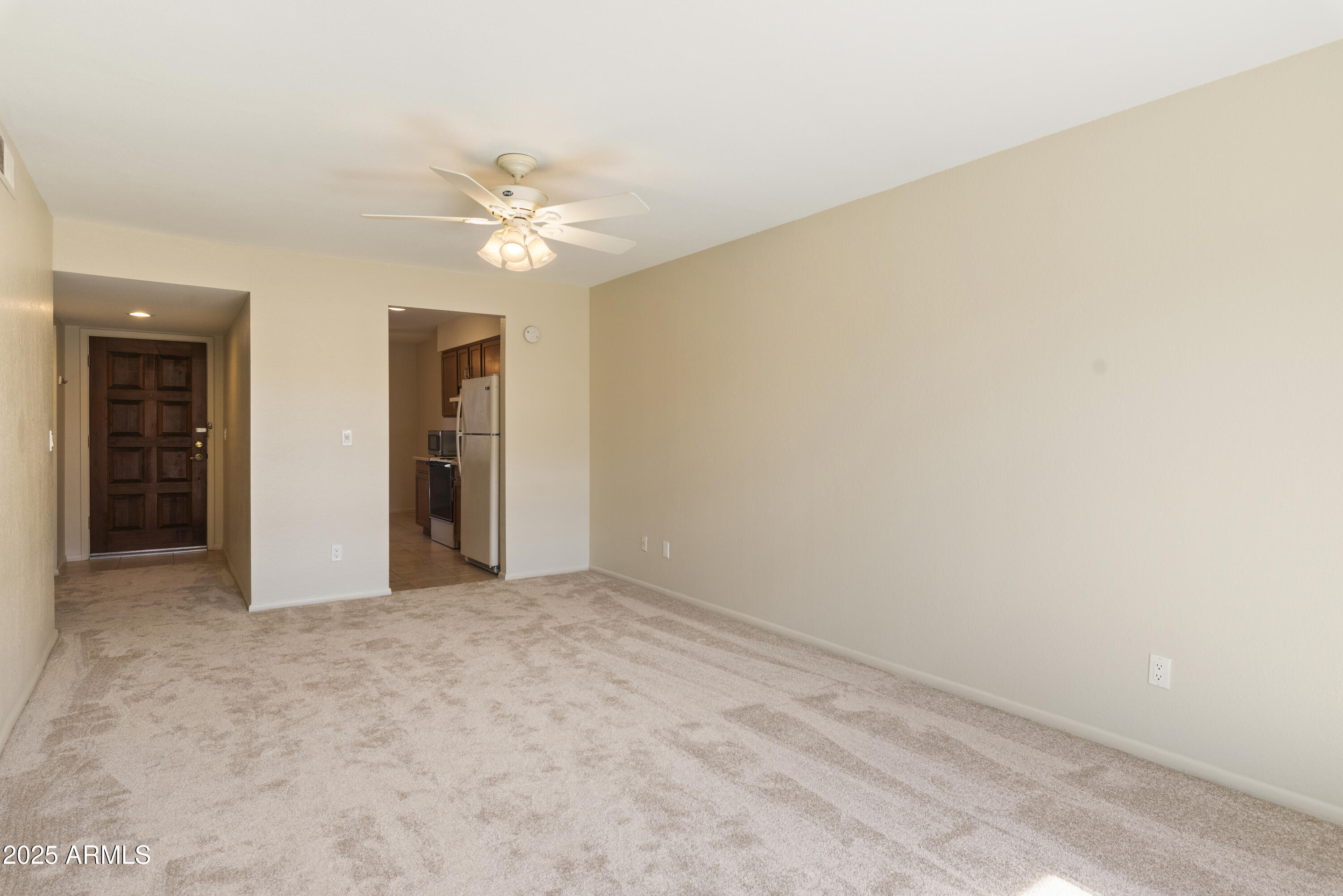 2104 W YUKON Drive