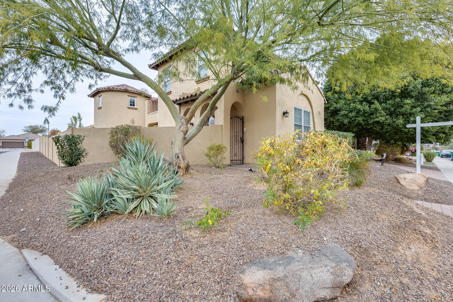 18256 W CAROL Avenue