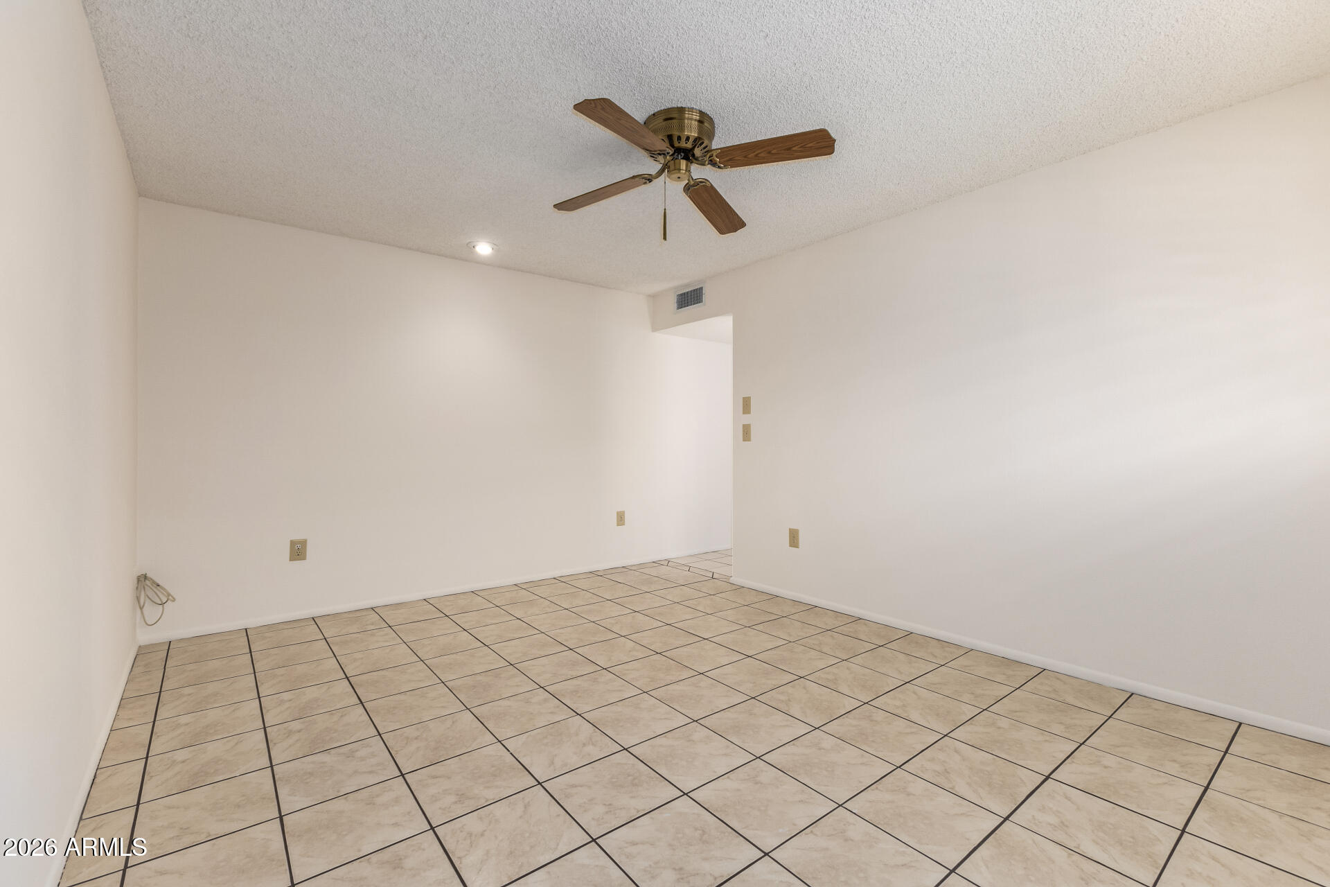 10319 W TWIN OAKS Drive