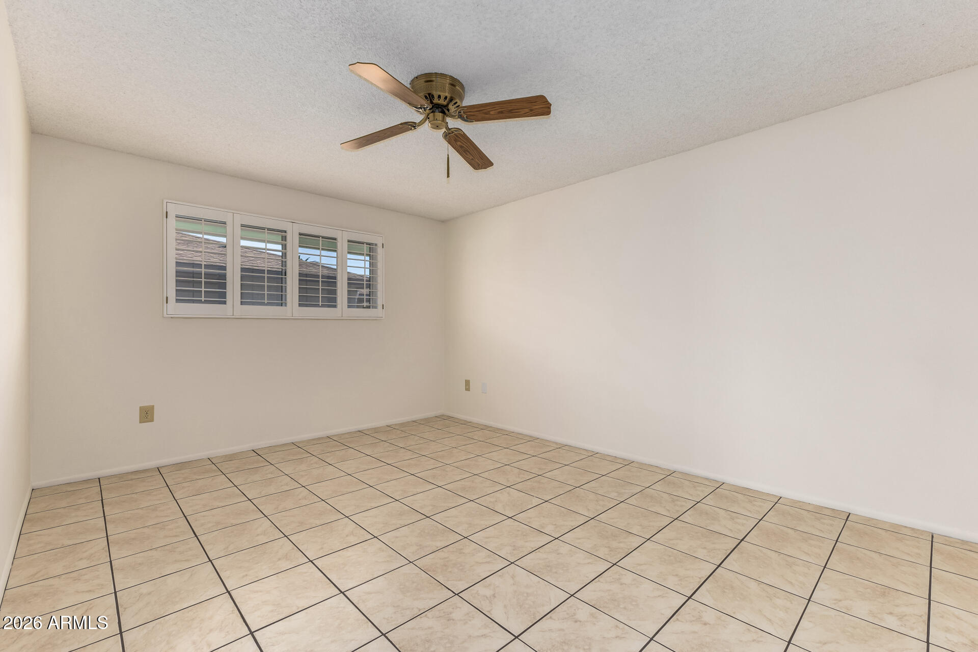 10319 W TWIN OAKS Drive