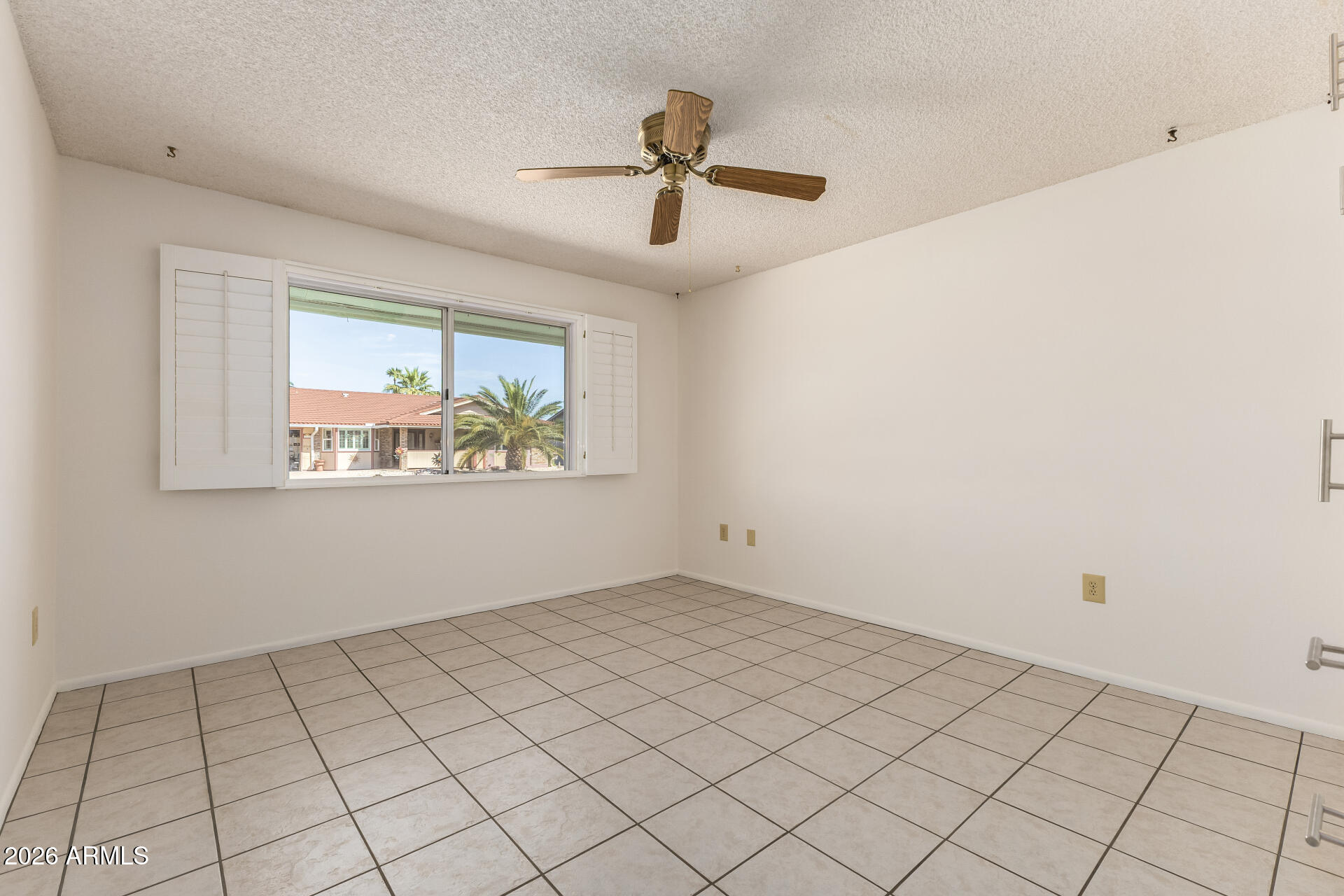 10319 W TWIN OAKS Drive