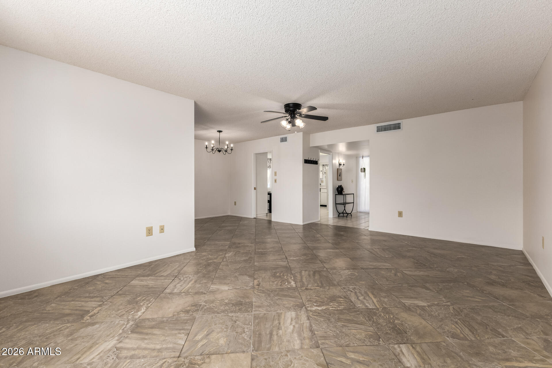 10319 W TWIN OAKS Drive