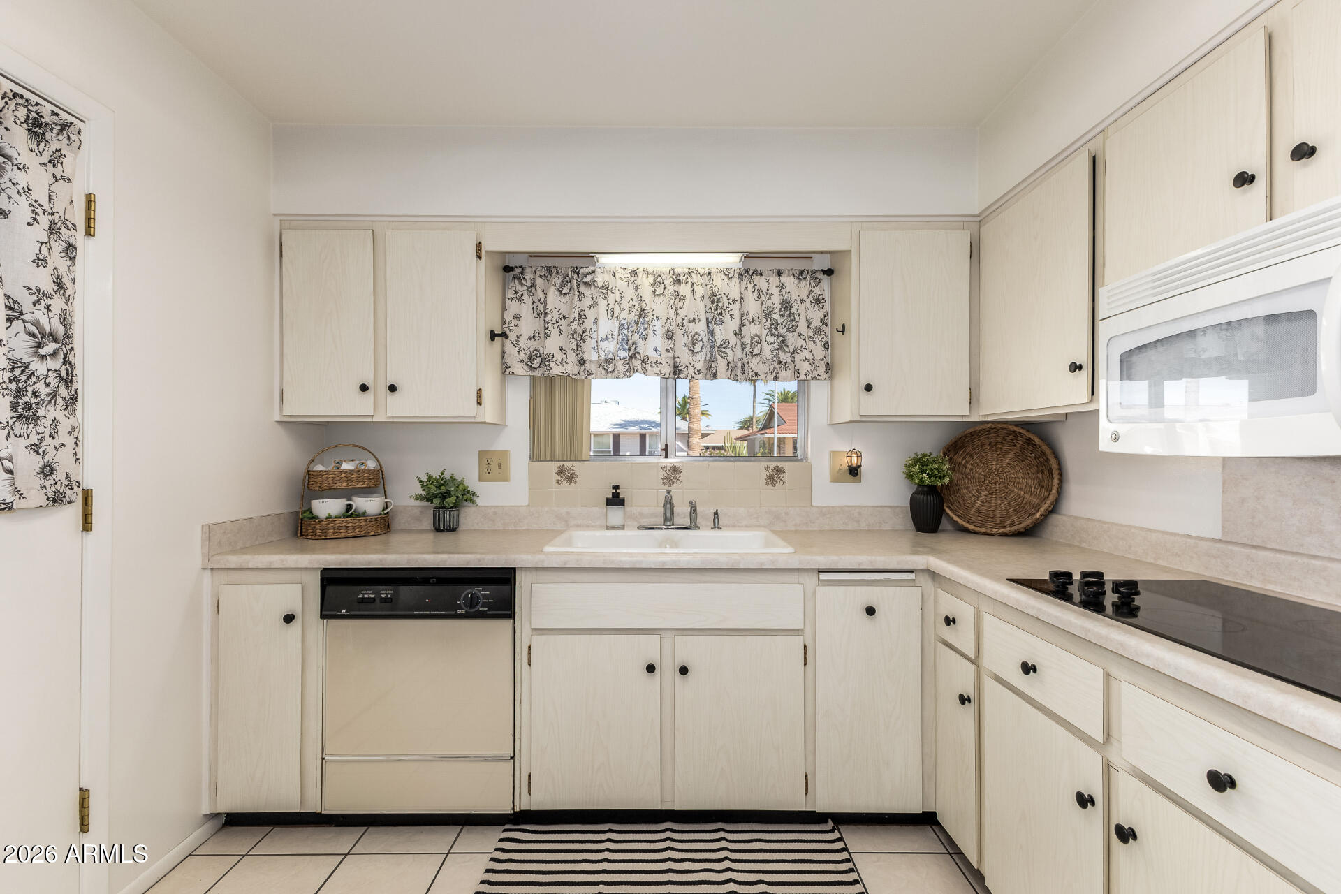 10319 W TWIN OAKS Drive