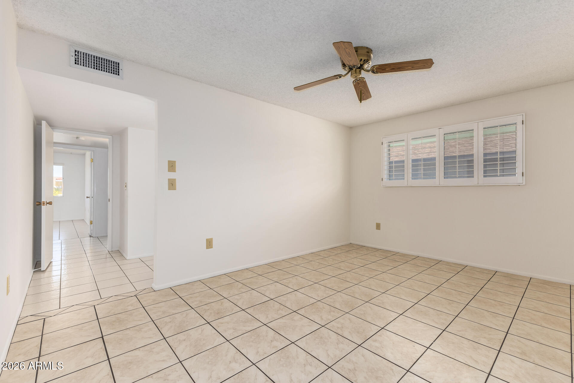 10319 W TWIN OAKS Drive