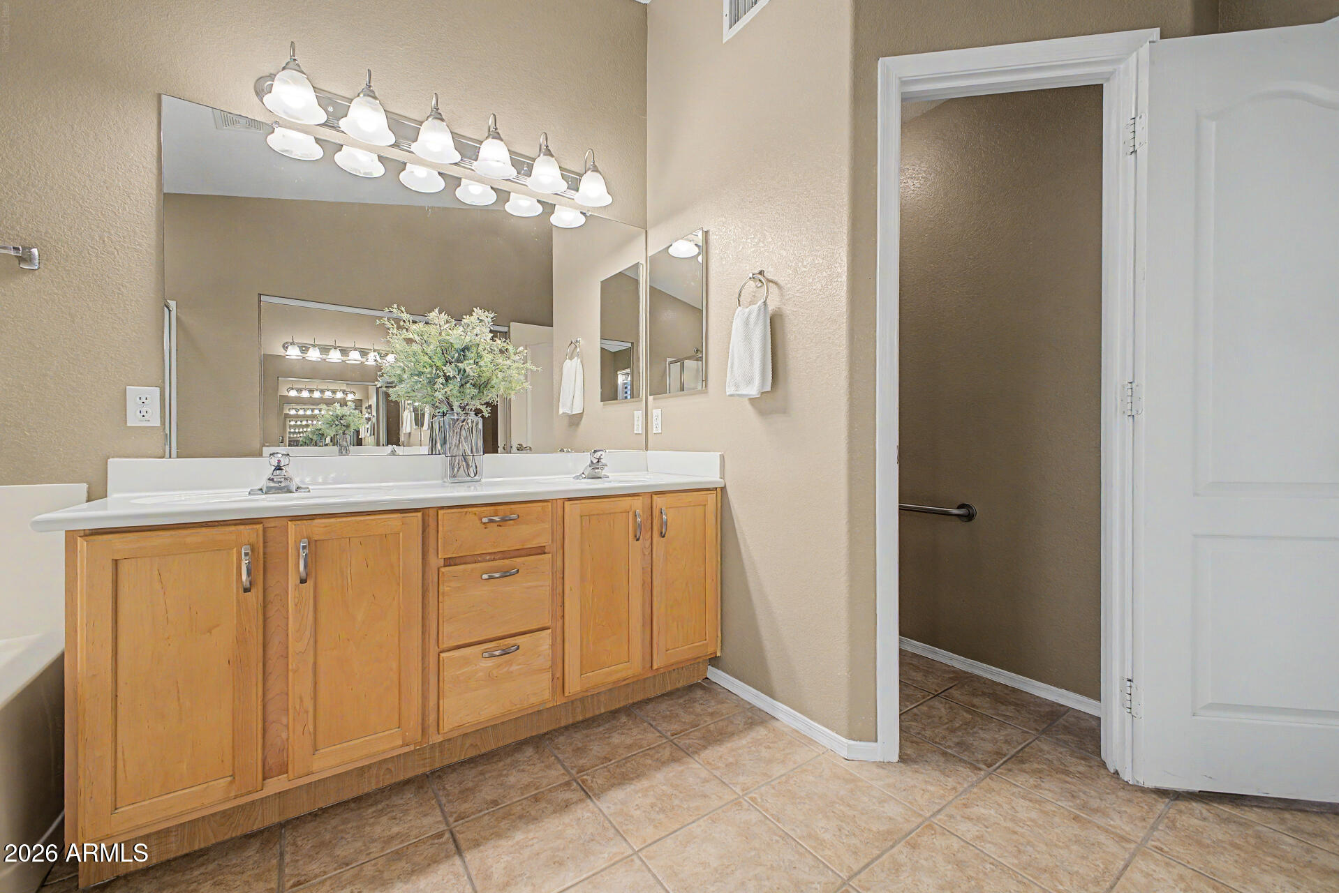 4123 W ALEX Loop
