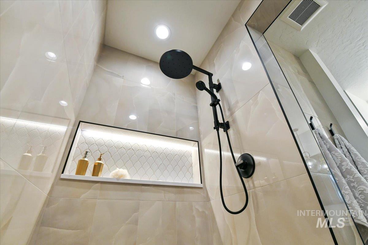 16778 Long Meadow Dr