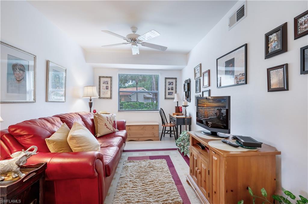 321 Robin Hood CIR # 104