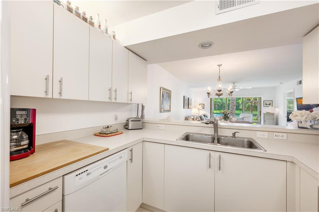 321 Robin Hood CIR # 104