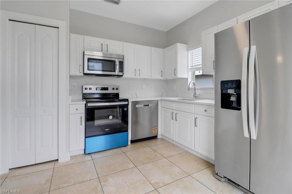 2221 Everglades BLVD S