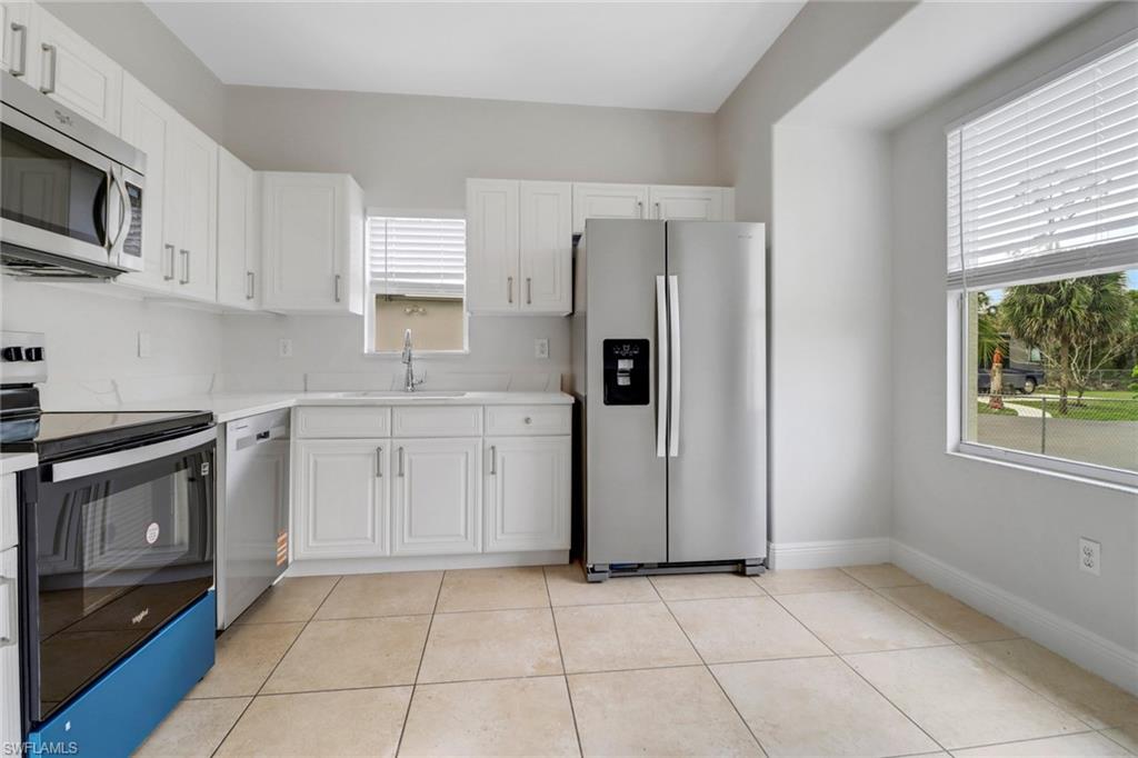 2221 Everglades BLVD S