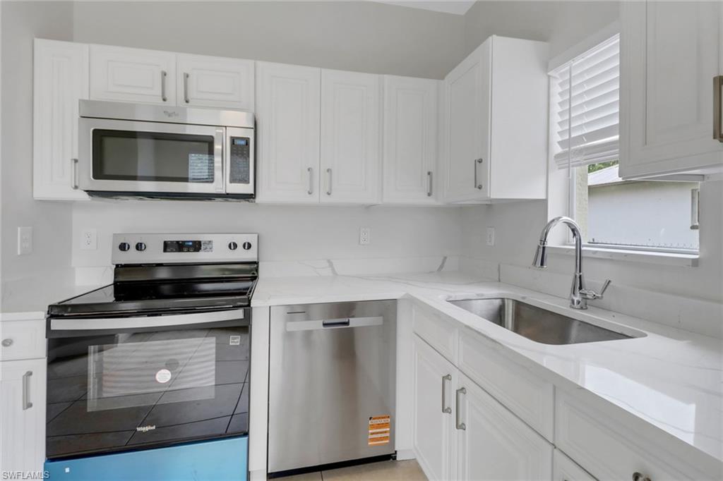 2221 Everglades BLVD S