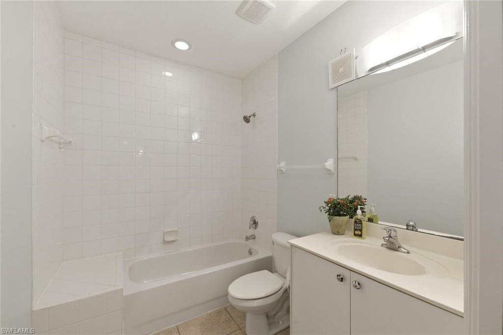 357 Robin Hood CIR 202