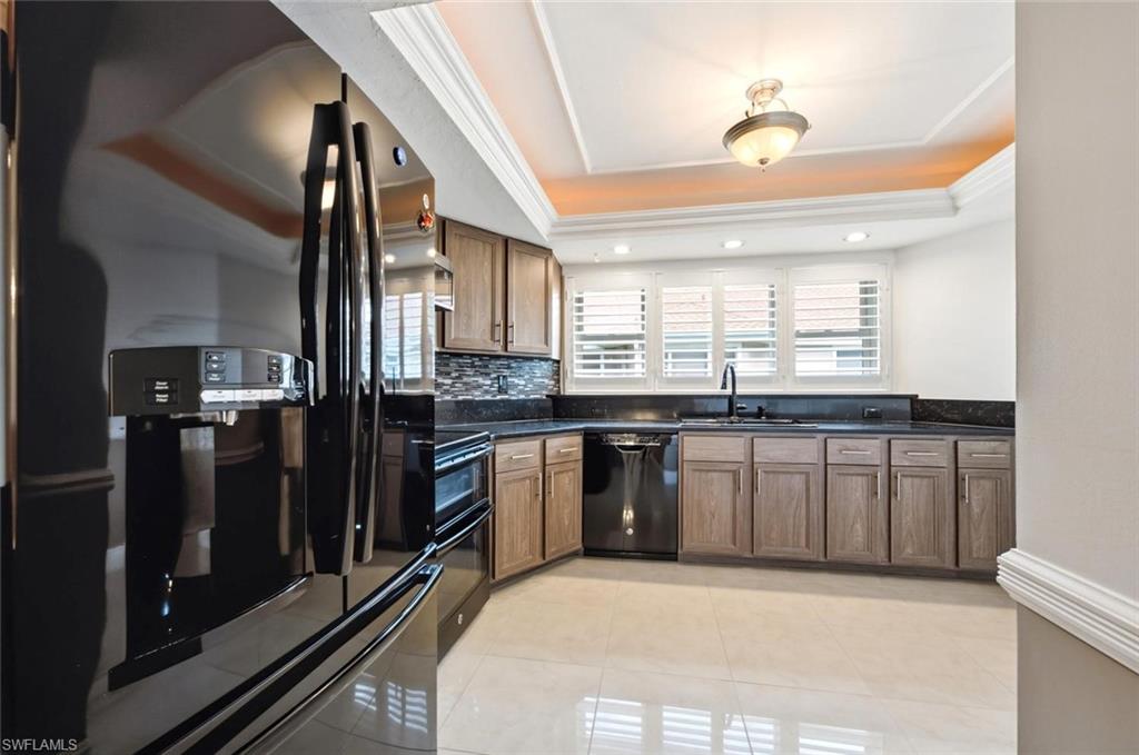 9856 Luna CIR 204