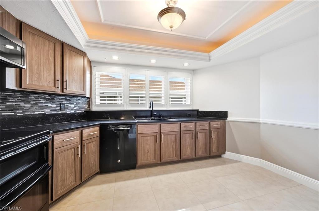 9856 Luna CIR 204