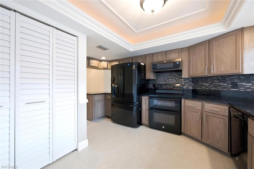 9856 Luna CIR 204