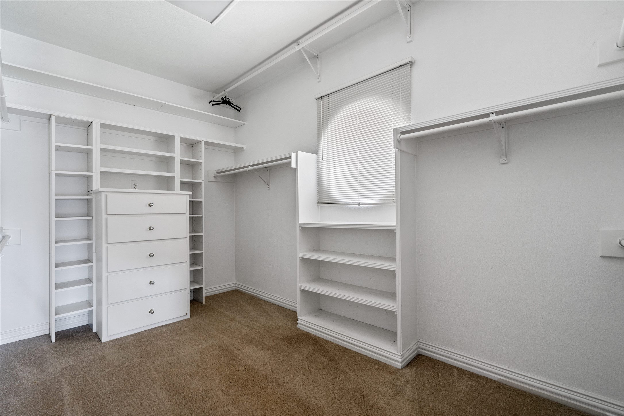 1425 Kensington Court
