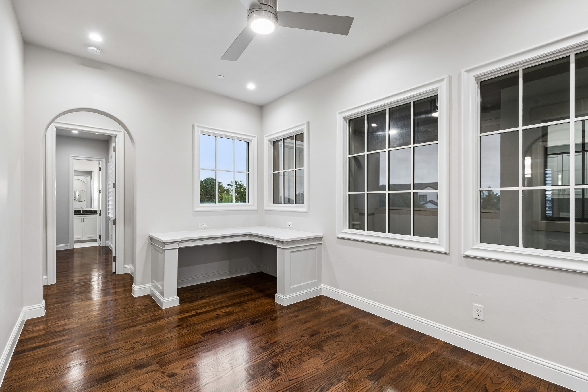 2202 Barcelona Court
