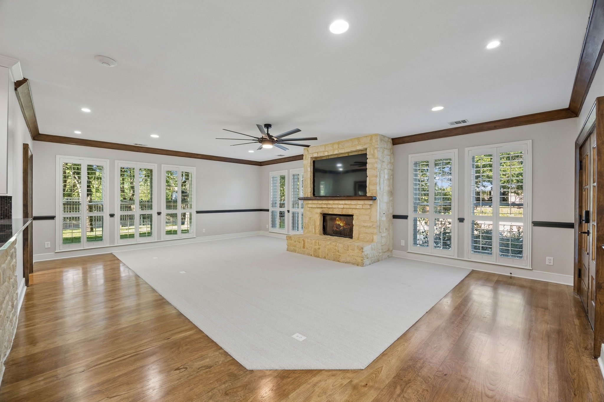 585 Shady Oaks Drive