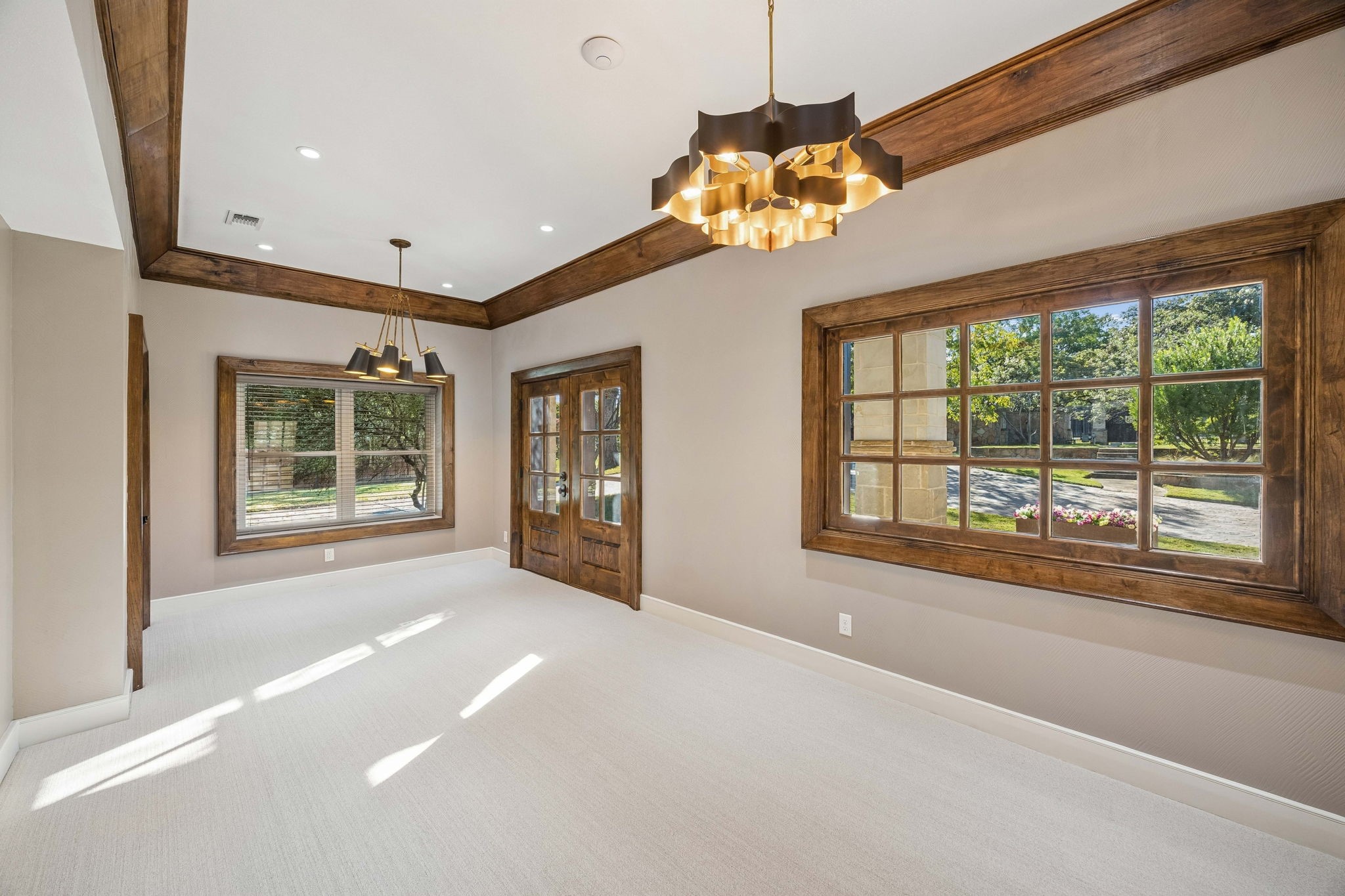 585 Shady Oaks Drive