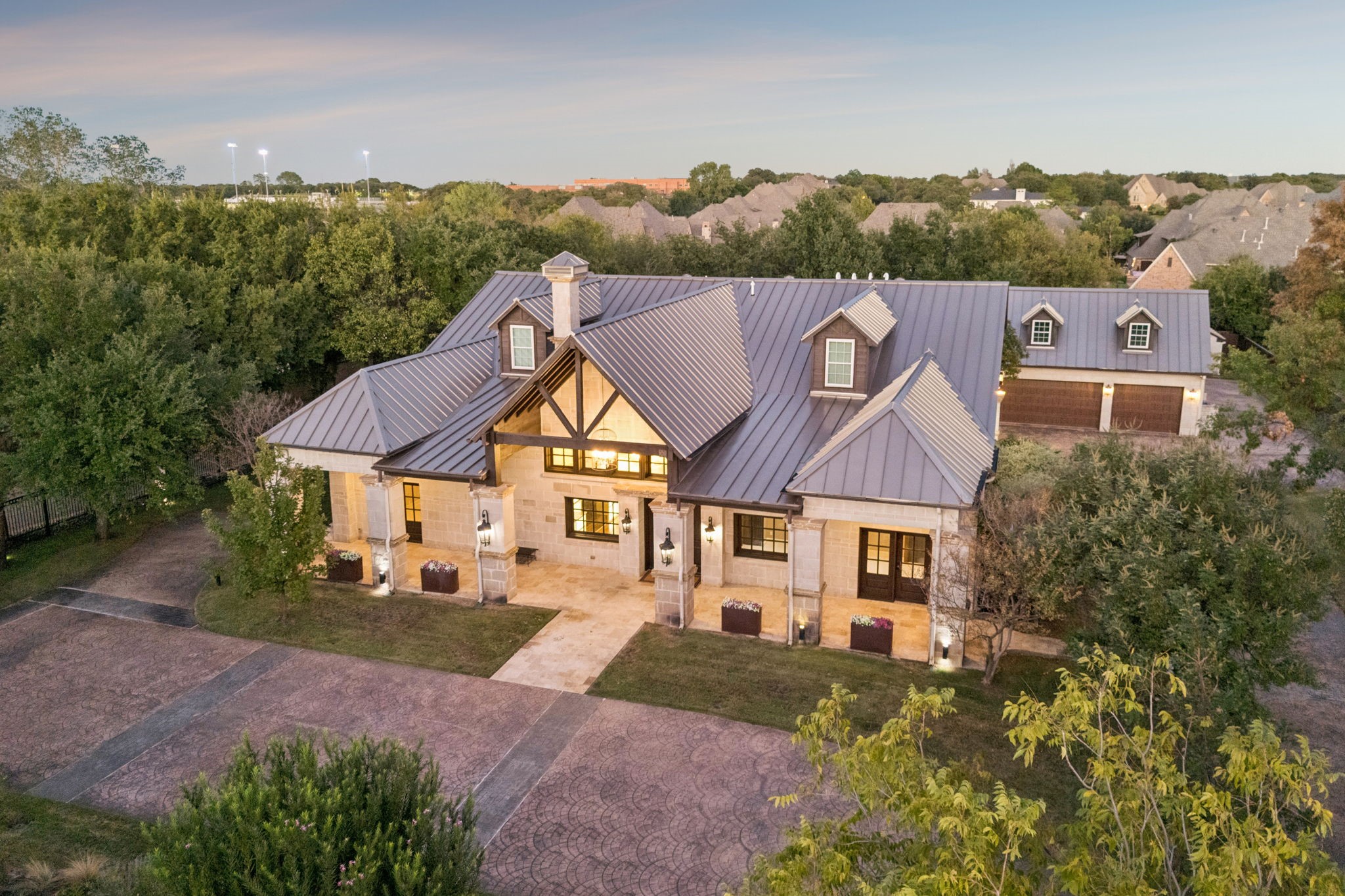 585 Shady Oaks Drive