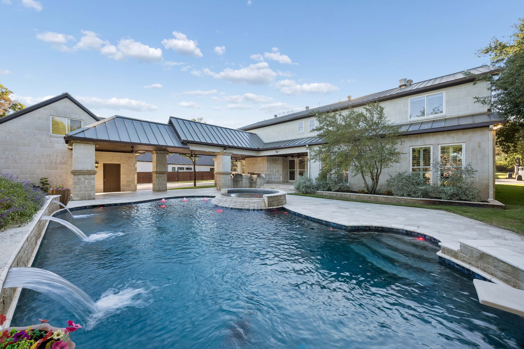 585 Shady Oaks Drive