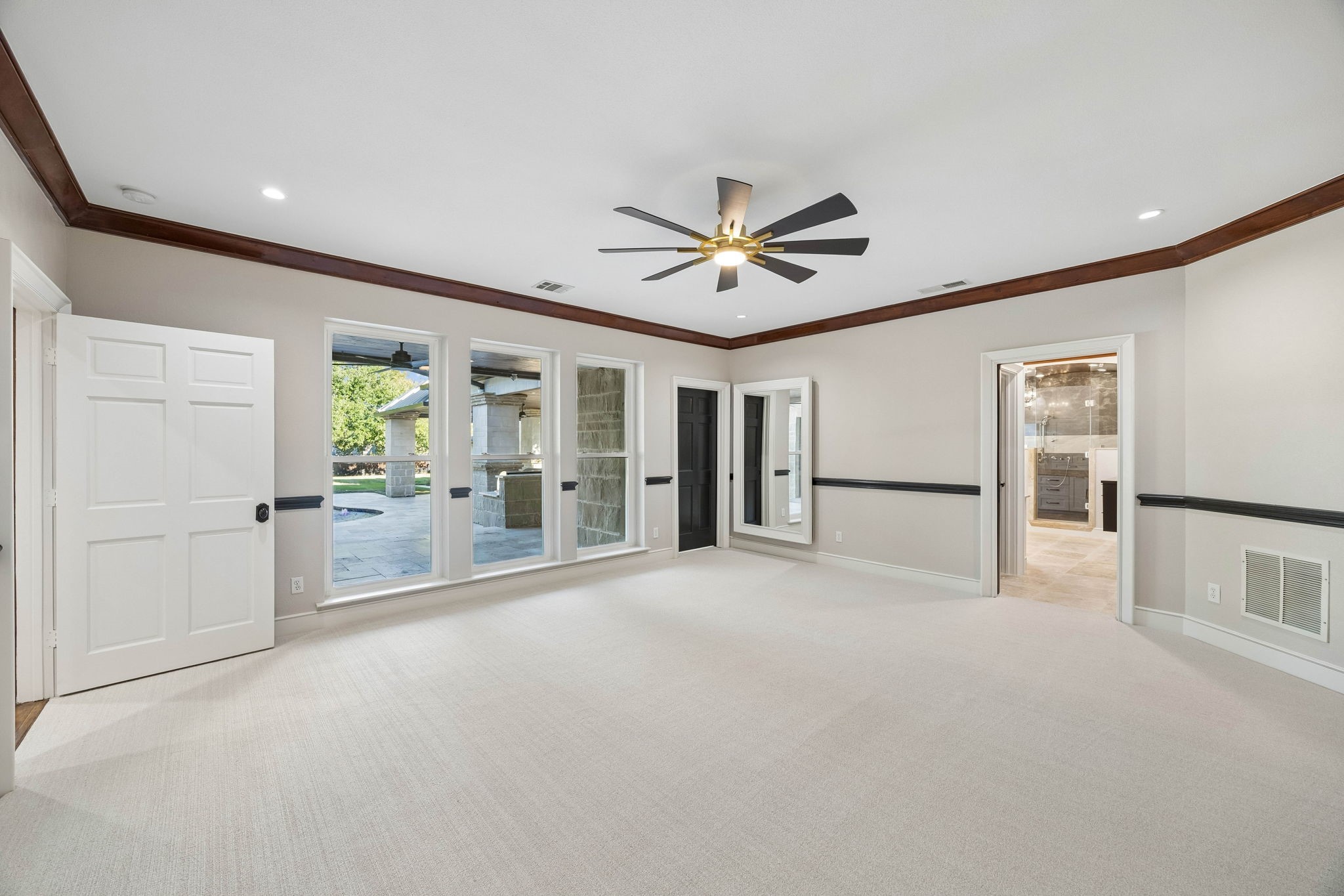 585 Shady Oaks Drive