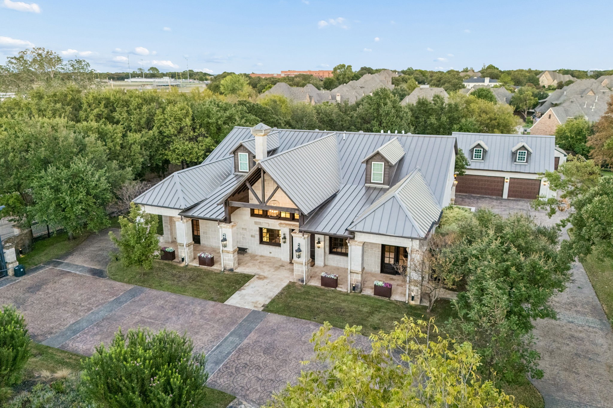 585 Shady Oaks Drive
