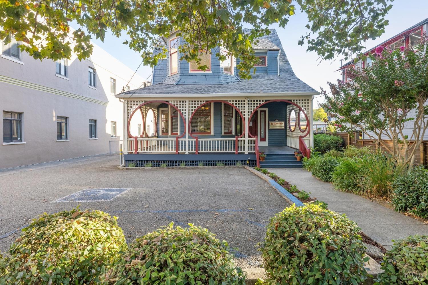 705 Mission Ave