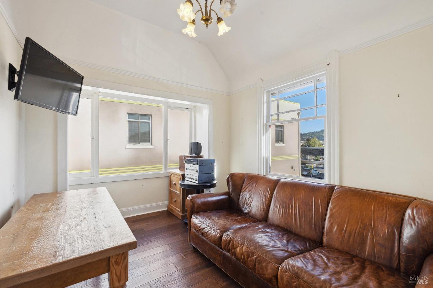 705 Mission Ave