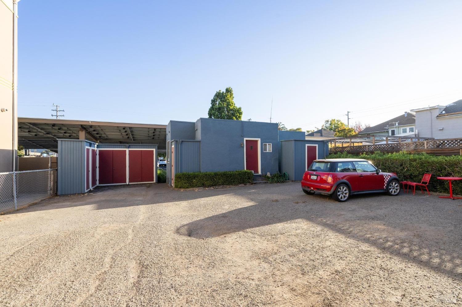 705 Mission Ave