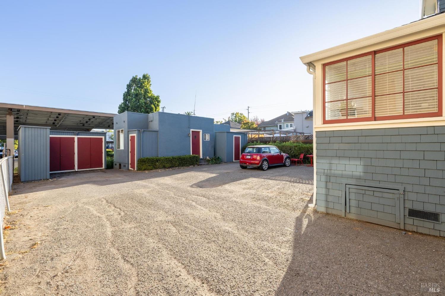 705 Mission Ave
