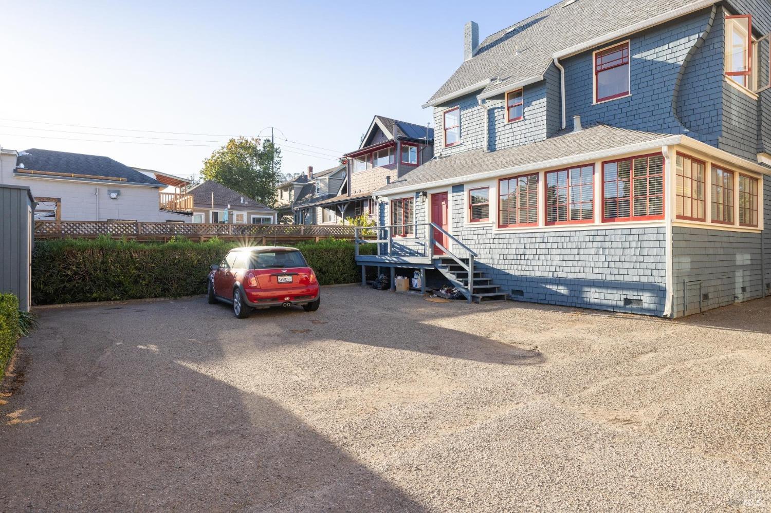 705 Mission Ave