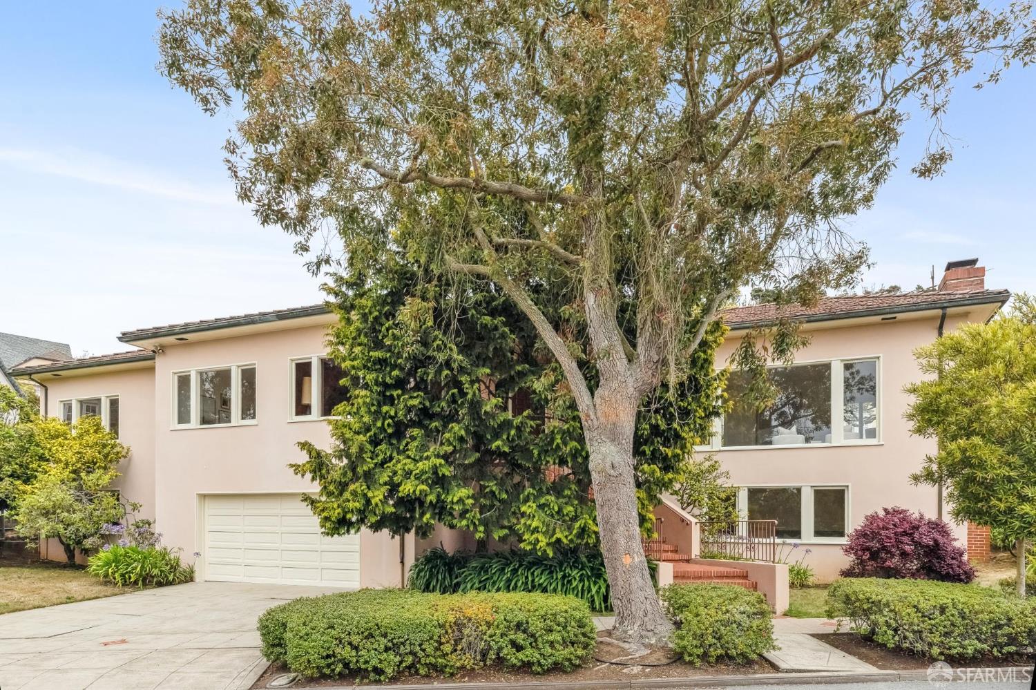 95 Santa Paula Ave