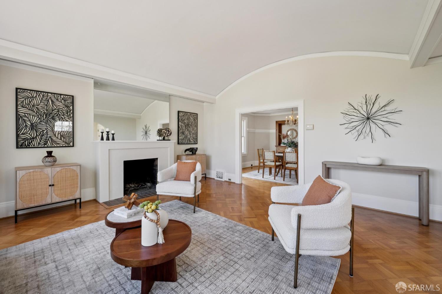 345 Colon Avenue