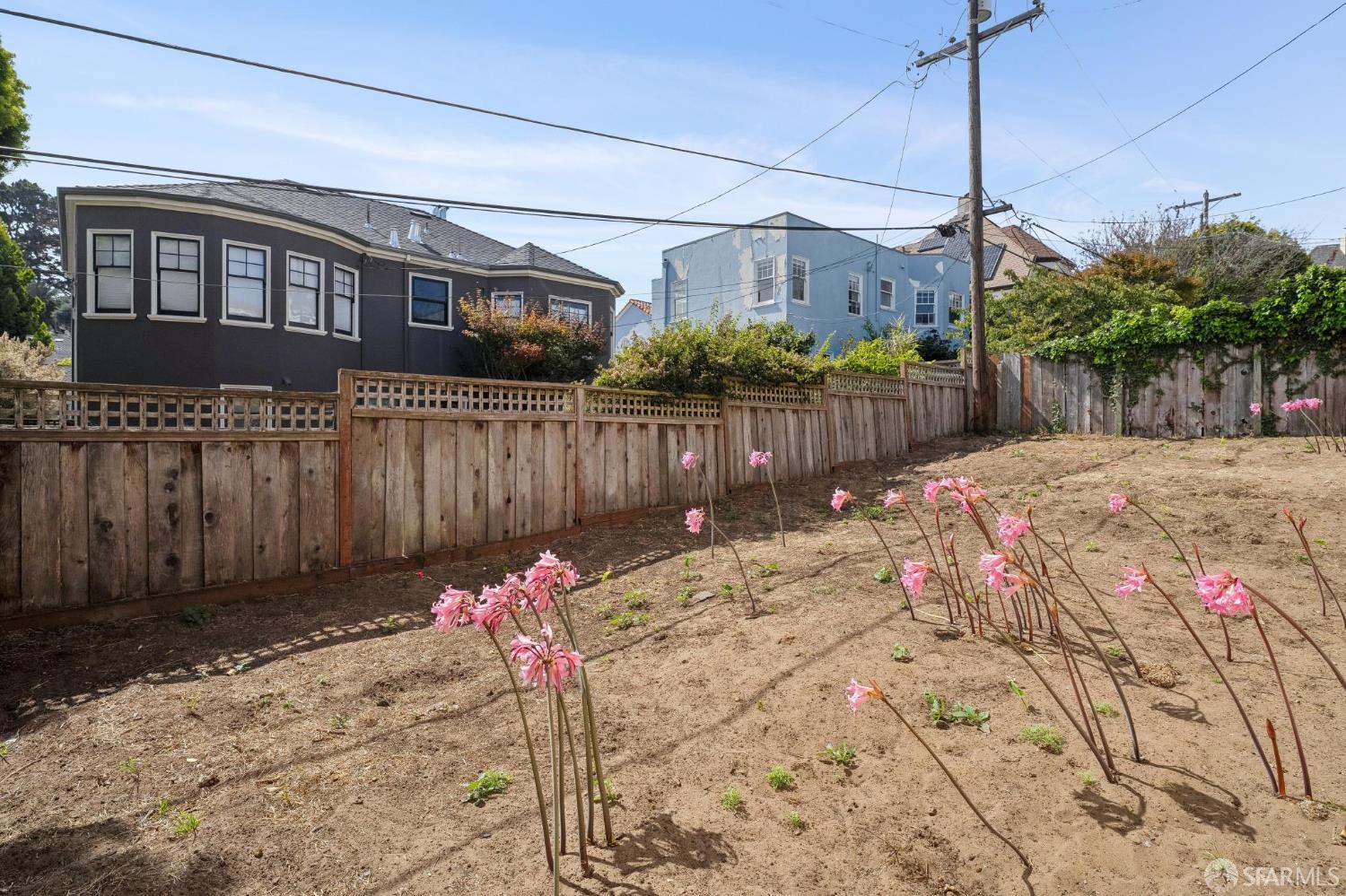 345 Colon Avenue