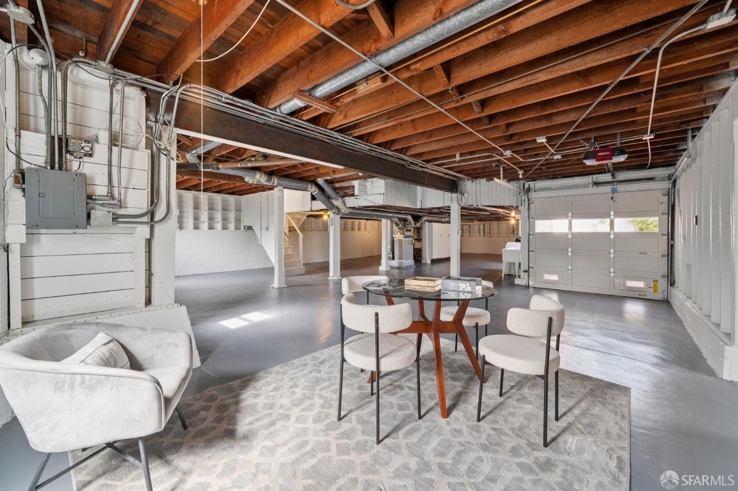 345 Colon Avenue