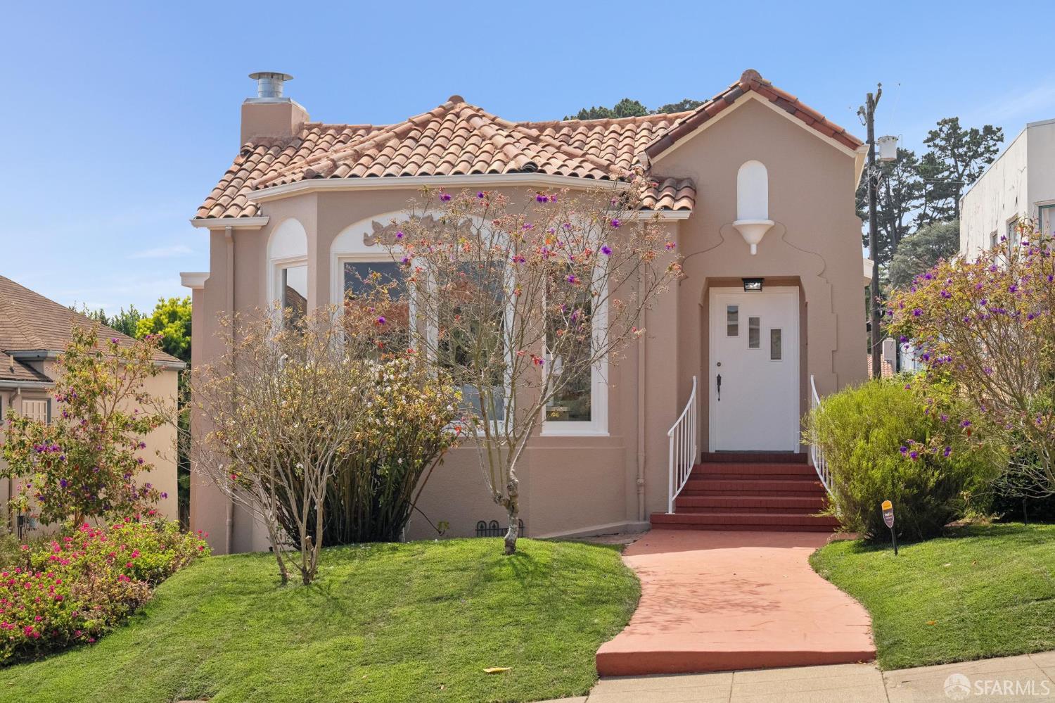 345 Colon Avenue