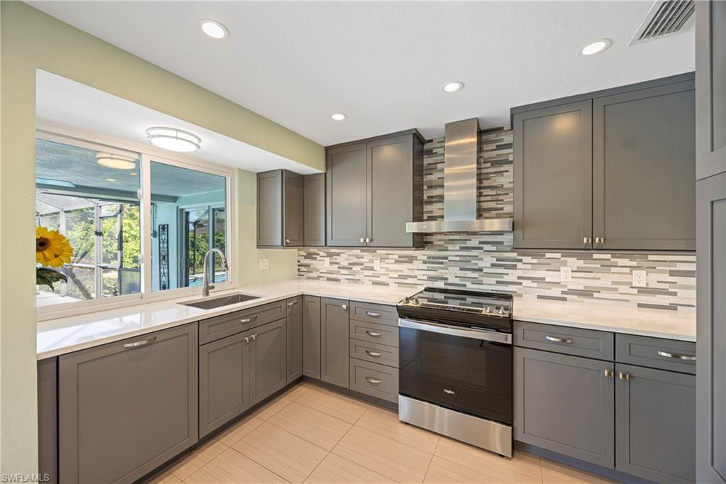 9757 Berkshire ST, NAPLES