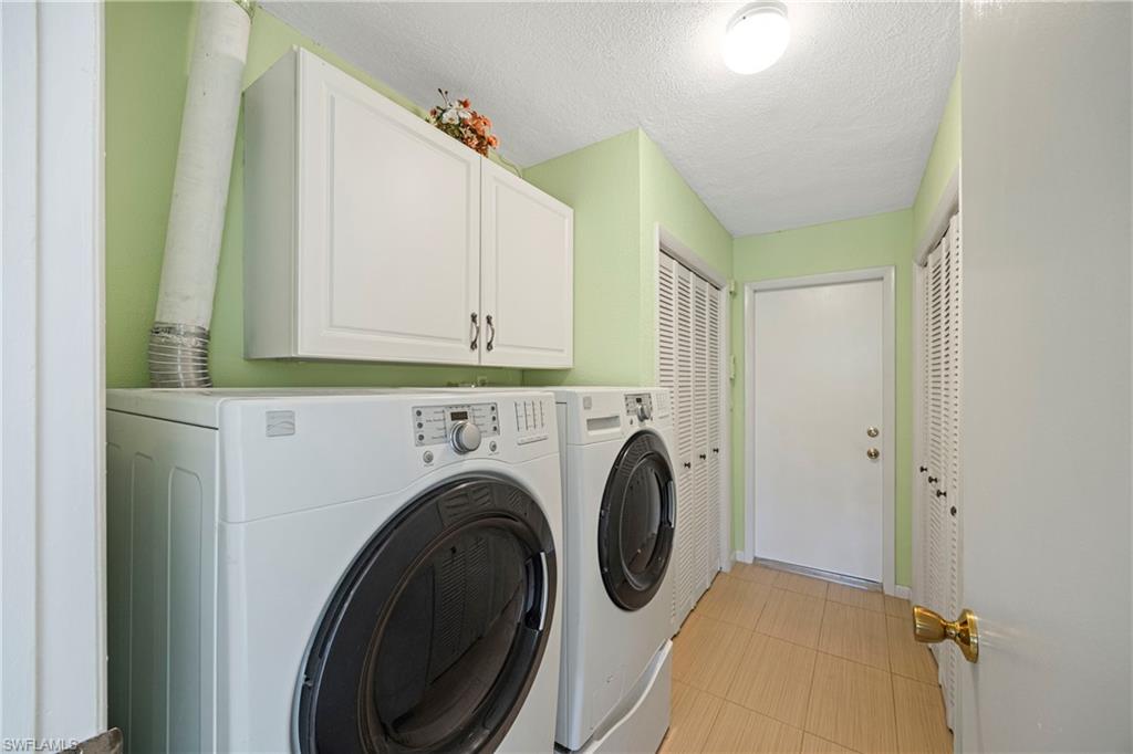 9757 Berkshire ST, NAPLES