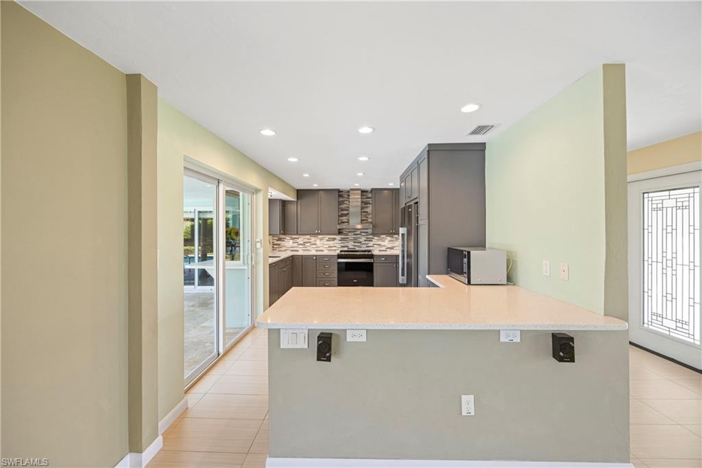 9757 Berkshire ST, NAPLES