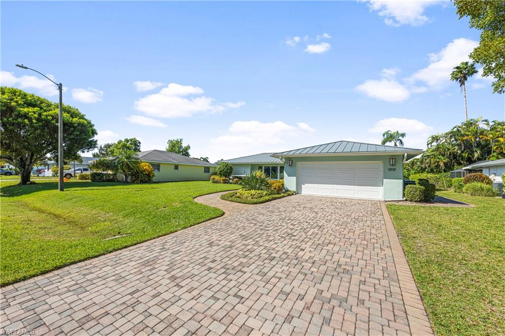 9757 Berkshire ST, NAPLES