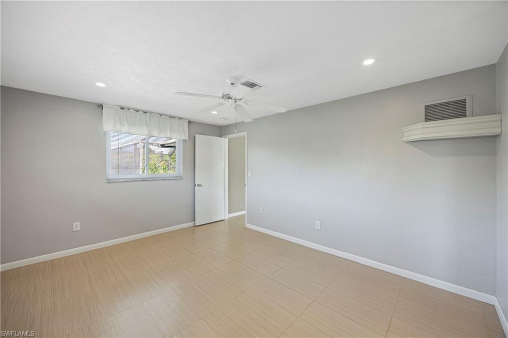 9757 Berkshire ST, NAPLES