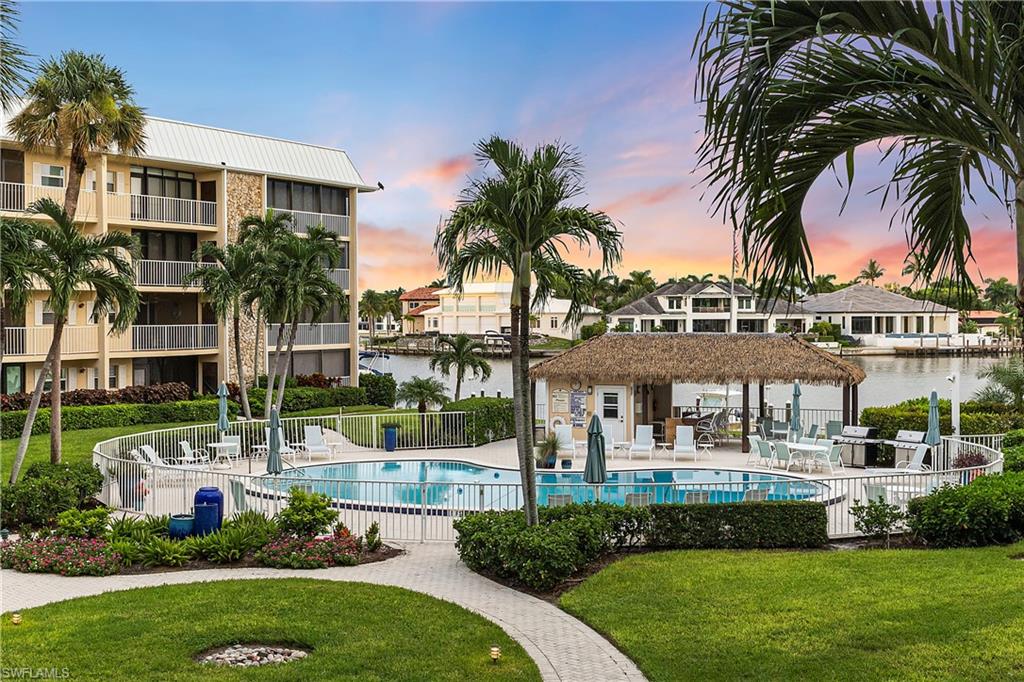 3000 Gulf Shore BLVD N # 211