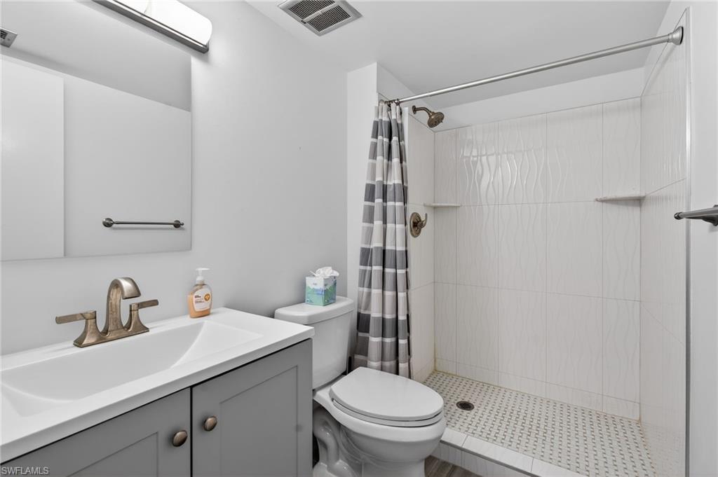 5 High Point CIR W # 303