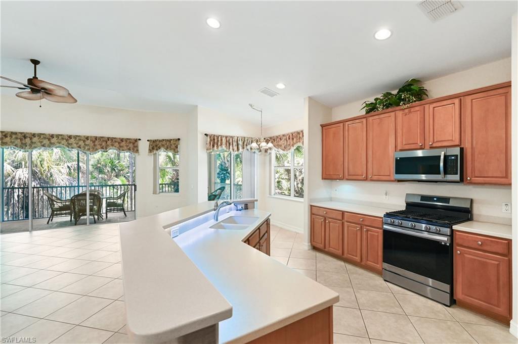 1626 Tarpon Bay DR S 202