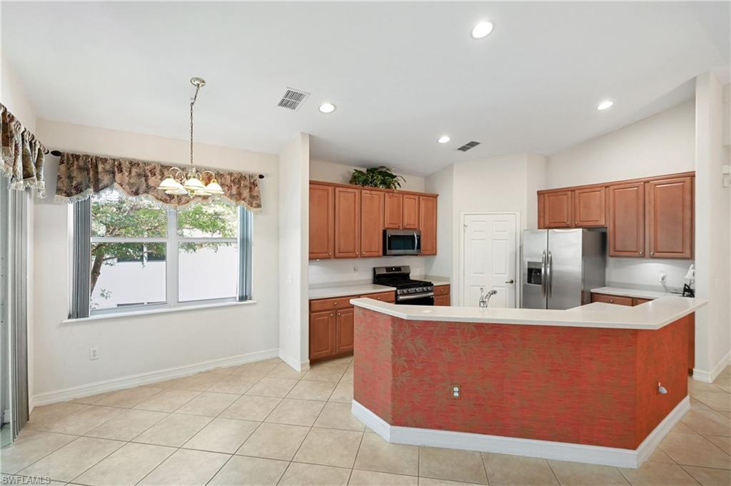 1626 Tarpon Bay DR S 202