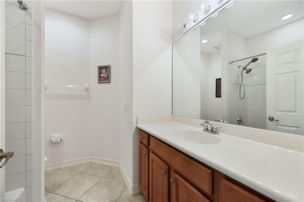 1626 Tarpon Bay DR S 202